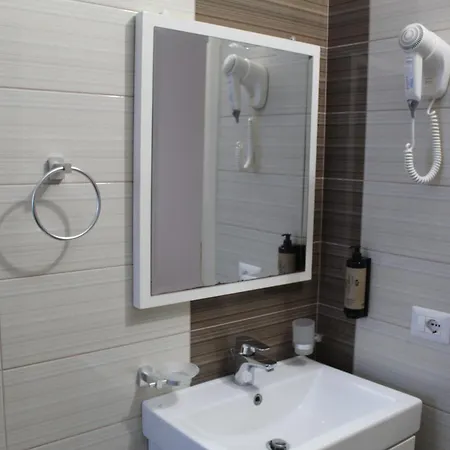 Agel Hotell Sarandë